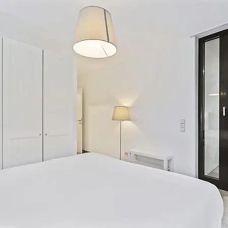 Modern 1br With Balcony In Vibrant Esch-belval